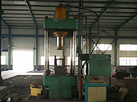Press machine (200 tons)